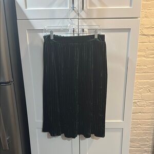 NWOT Zara Velvet Green Skirt size L